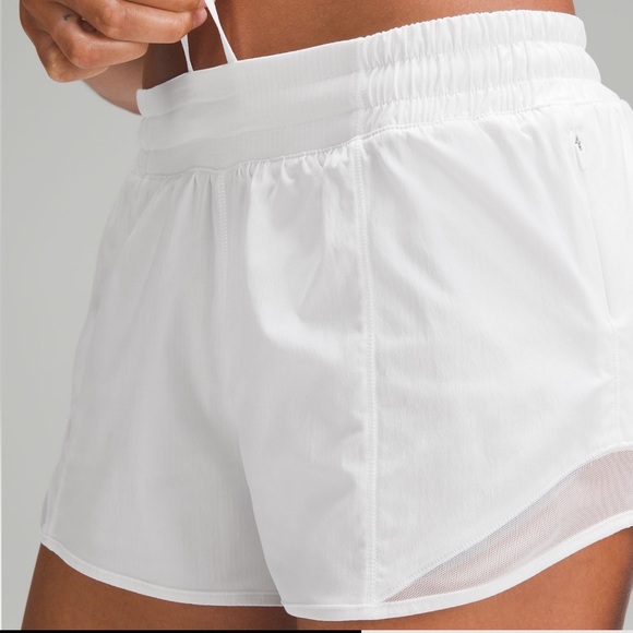 Lululemon Hotty Hot Low-Rise Lined Short 4" - Picture 5 of 9